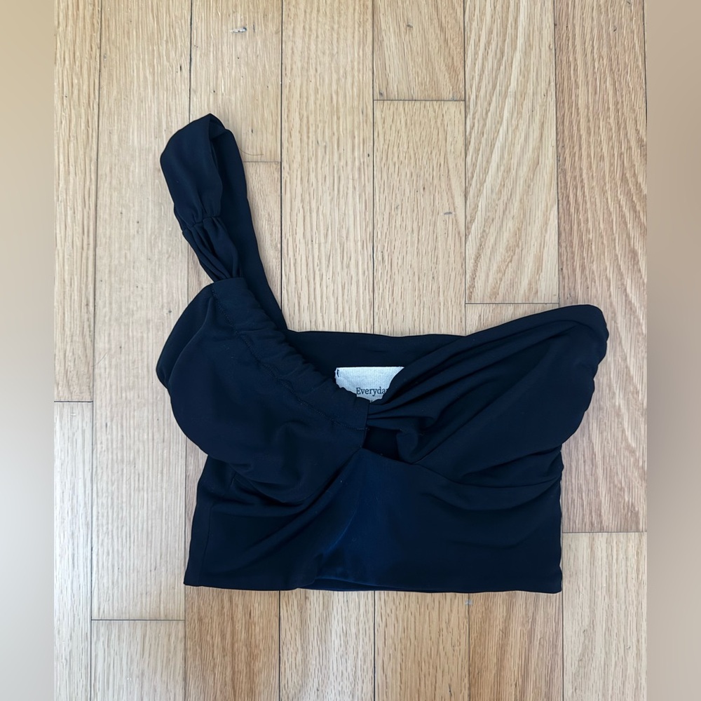 Black One-Shoulder Twist Detail Crop Top